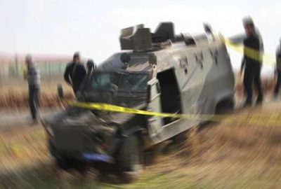 Zırhlı polis aracı devrildi: 3 yaralı