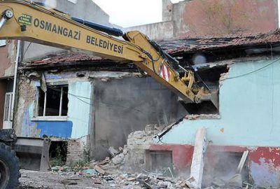 Vatandaş istedi, bir bir yıkıldı