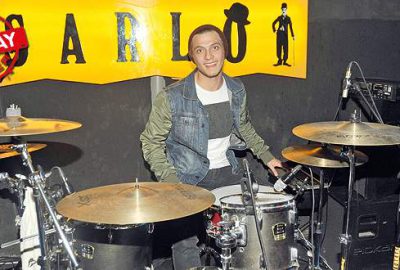 Paramparça bir baterist