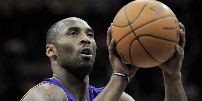 Kobe sezon sonunda NBA’e veda edecek