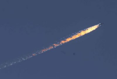 Suriye sınırında uçak düştü