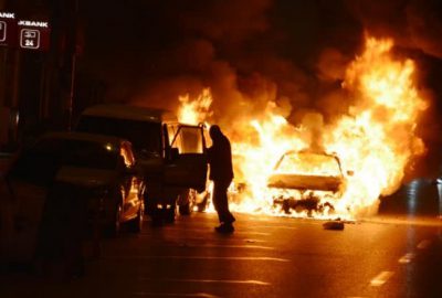 Bursa’da alev alan araç diğer araçları da yaktı