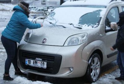 Uludağ`da kar kalınlığı 10 santimetreyi geçti
