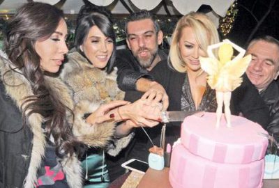 Kıskananlar çatlasın