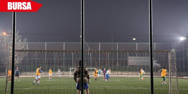 Futbol oynarken kalp krizi geçirip hayatını kaybetti
