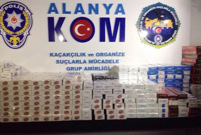 Antalya’nın Alanya ilçesinde bir otomobilde yapılan aramada, gümrük kaçağı olduğu