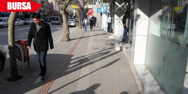 Engelli yolunu işgal edenlere ceza yağdı