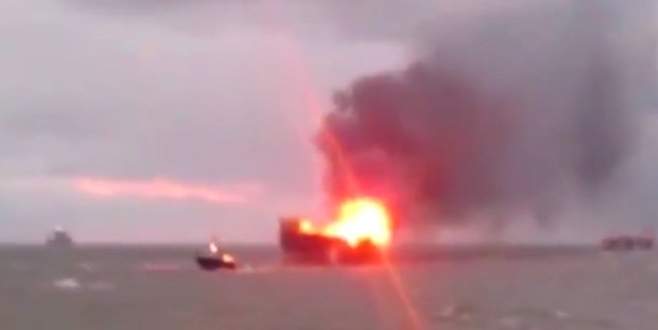 Petrol platformunda yangın: 32 ölü