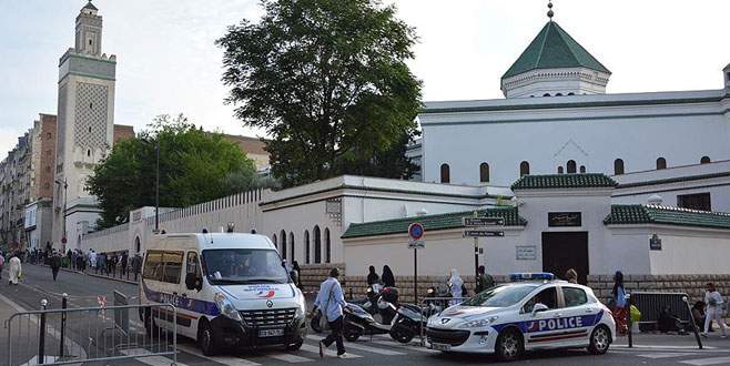 Fransa’da camiye saldırı