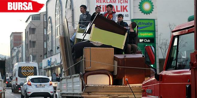 Şarkılı türkülü ve tehlikeli