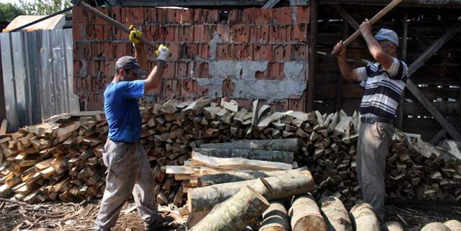 Gaz korkusu vatandaşa odun depolatıyor