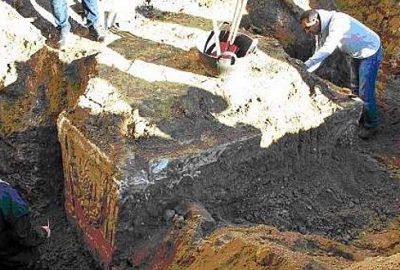 Ev için temel kazarken servet buldu!