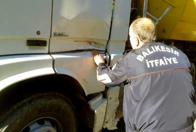 Traktör Parçalandı, Sürücü Kurtuldu