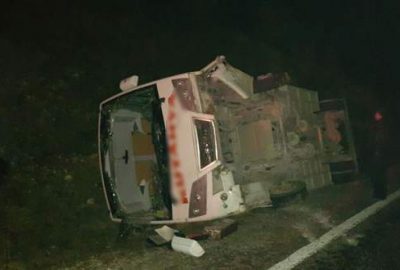 Yolcu otobüsü devrildi: 22 yaralı