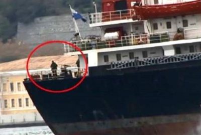 Boğaz’dan bu kez makinalı tüfekle geçtiler!