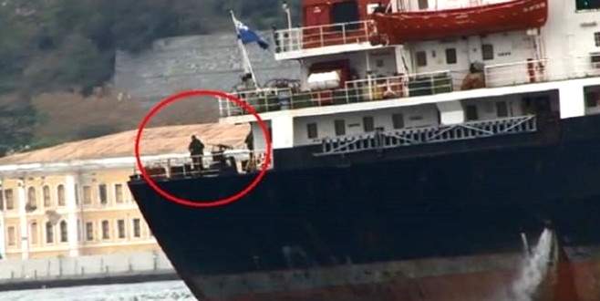 Boğaz’dan bu kez makinalı tüfekle geçtiler!