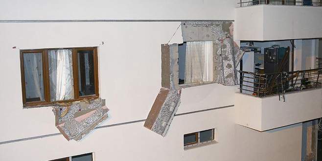 12 katlı apartmanda doğalgaz patlaması