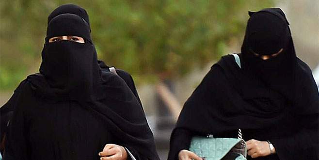 Suudi kadınlar belediye meclisinde