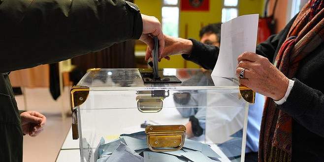 Le Pen’e ikinci turda darbe!