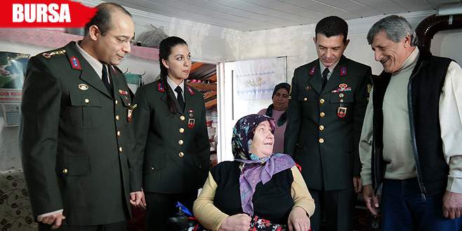 Jandarmadan Nefise teyzeye anlamlı doğum günü hediyesi