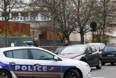 Paris’te ‘IŞİD adına’ öğretmene saldırı