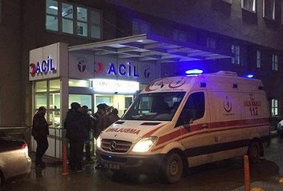 Doktor hasta yakını tarafından silahla yaralandı