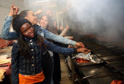 Yabancı Öğrenciler Adana Kebap Yaptı
