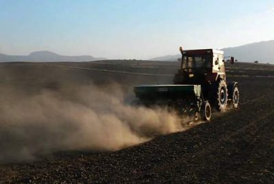 Çiftçi yağış bekliyor