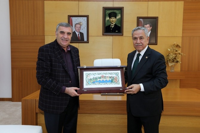 Arınç Büyükşehir Belediyesini Ziyaret Etti Arınç Büyükşehir Belediyesini Ziyaret Etti