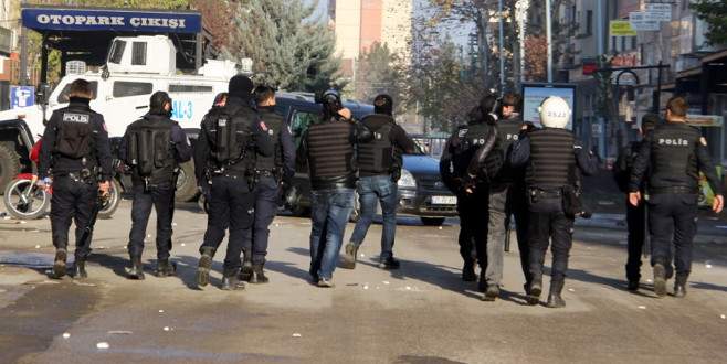 Diyarbakır’da 2 Rus gözaltına alındı
