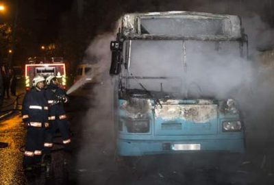Halk otobüsü molotofkokteyli ile yakıldı