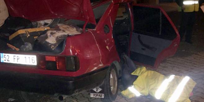 Anneyle kızı aynı araçta can verdi!