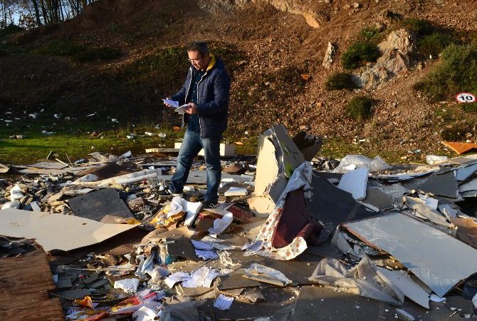 Gebze Belediyesi Temizlik İşleri Müdürlüğü ekipleri tarafından ormanlık alana kaçık