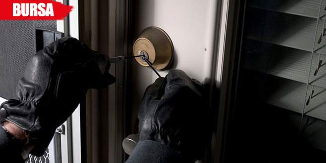 Paraları koyduğu yeri kontrol edince şok yaşadı