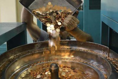 Darphane artık hafta içi her gün piyasaya altın veriyor