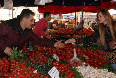 Pazarda fiyatlar ateş pahası