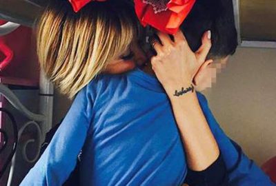 ‘Ayaklarını saklıyor’