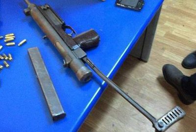 Yolcunun çantasında otomatik tüfek bulundu