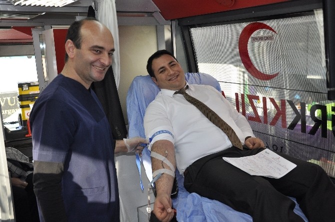 Enerya’dan Kızılay’a Kan Bağışı