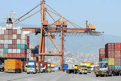 Dış ticaret açığı azaldı