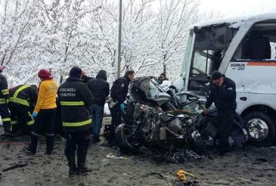 13 araç birbirine girdi! 1 ölü, 30 yaralı