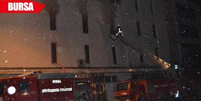 Mobilya fabrikasında korkutan yangın