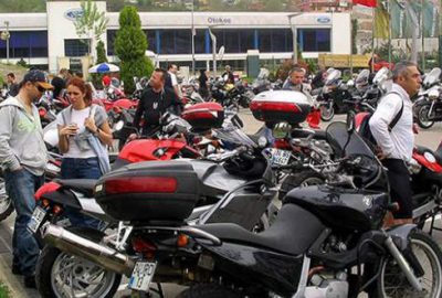 Motosiklet fren yaptı