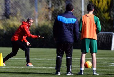 Biraz sesiniz çıksın beyler?