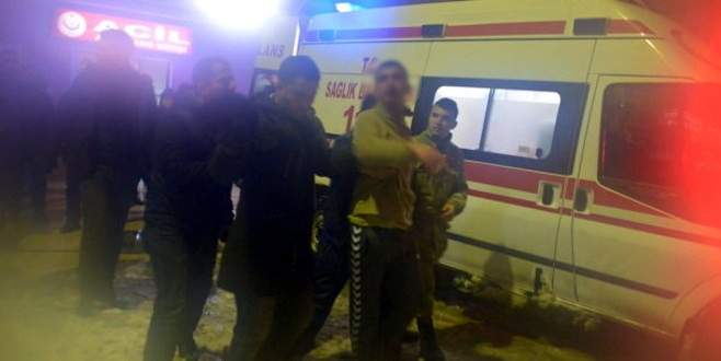 Askerler hastanede kavga etti: 2 yaralı