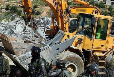 İsrail bir Filistinlinin evine beton doldurdu