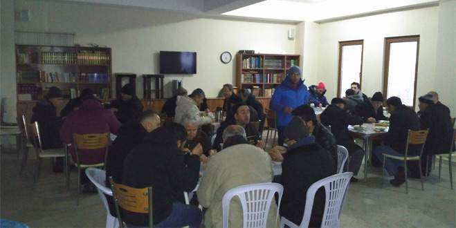 Sunrooflu camide sabah namazından sonra çorba ikramı