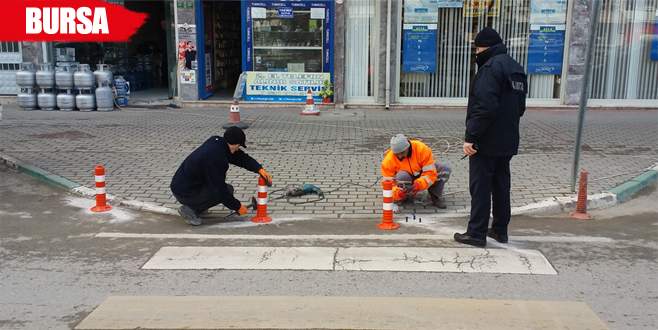 Kaldırım işgaline delinatörlü çözüm