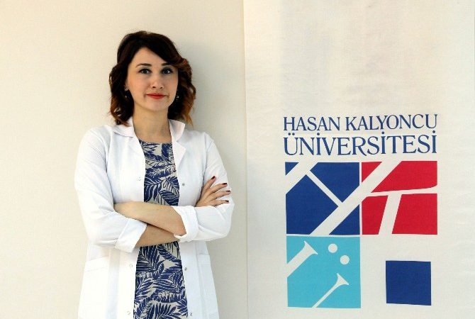 Karlı Ve Buzlu Havalarda Kayma Riskine Dikkat Hasan Kalyoncu Üniversitesi (HKÜ) Sağlım Bilimleri Yüksekokulu Fizyoterapi ve Rehabilitasyon