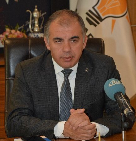 AK Parti’den Her Üyeye Bir Fidan 2019 seçimlerine yönelik tüm üyeleriyle birebir temasa geçmeyi hedefleyen AK